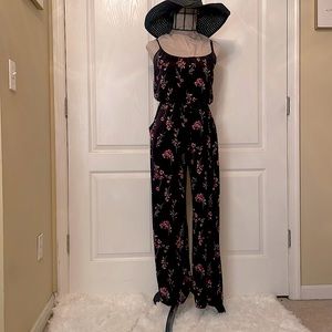 Kaileigh black floral jumper size S
